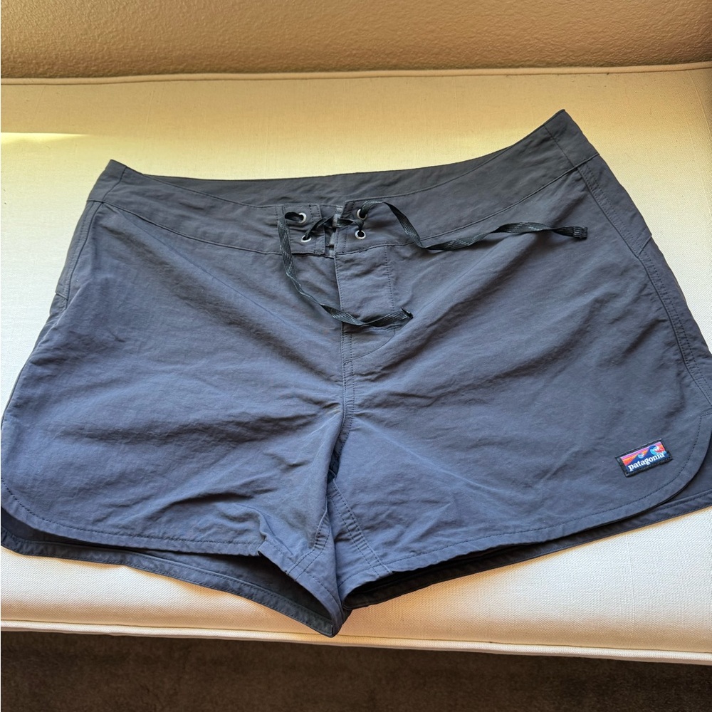 Patagonia womens wavefarer 5 inch boardshorts.
